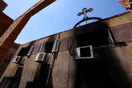 الكنيسة القبطية في مصر: 41 قتيلا في حريق كبير بكنيسة غرب القاهرة 6
