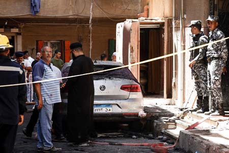الكنيسة القبطية في مصر: 41 قتيلا في حريق كبير بكنيسة غرب القاهرة 7