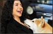 الفنانة ماغي بو غصن في لقطة عفوية مع كلبها