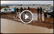 أصحاب أراض في سهل الطيبة يغلقون الشارع احتجاجا : ‘ مياه الامطار حاصرت مزارعنا‘