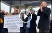 أهال من جبل المكبر يتظاهرون أمام بلدية القدس :‘ ان هدمتم سوف نبني ‘