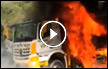شاهدوا: النيران تشب في شاحنة على شارع 1 قرب القدس