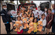 أطفال يشاركون بفعاليات ‘مشفى الدمى‘ في بار ايلان للتغلب على الخوف