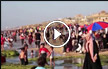 سكان غزة يستمتعون بالسباحة في مياه بحر نظيفة لأول مرة منذ سنوات
