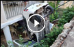 شاهدوا : سقوط سيارة في ساحة منزل بمدينة حيفا