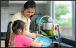 أهمية مشاركة الأطفال في الأعمال المنزلية
